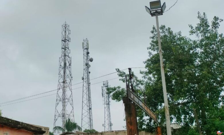 कमजोर नेटवर्क से ग्रामीण परेशान, ऑनलाइन काम भी ठप